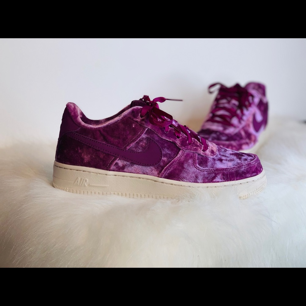 Nike Air Force 1 Velvet - Picture 2 of 8